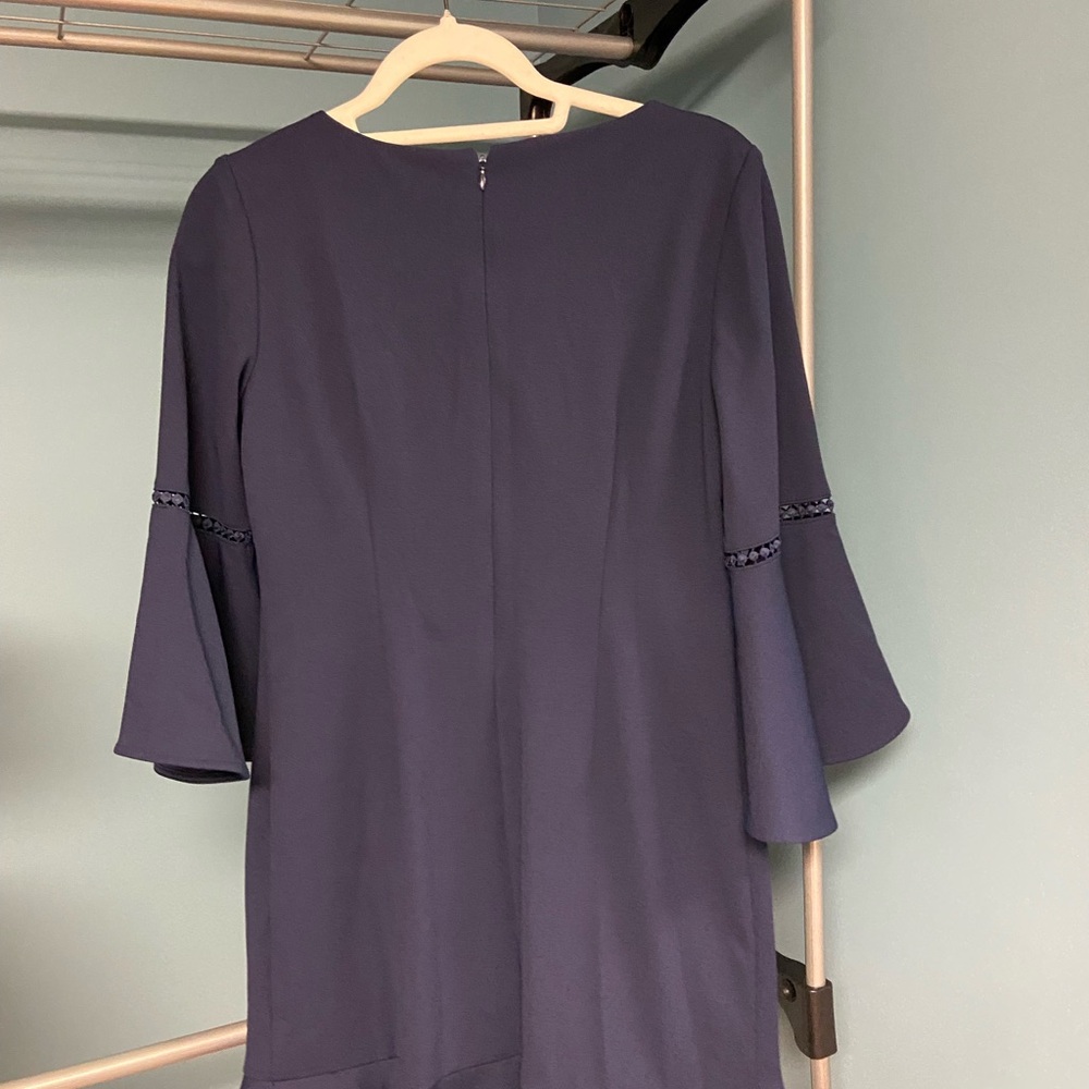 Roz & Ali Navy Bell Sleeve Ruffle Hem Sheath Dress – Size 2